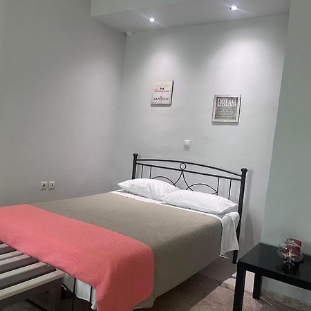 Studios Μιχαλαρεα Kyparissia Esterno foto