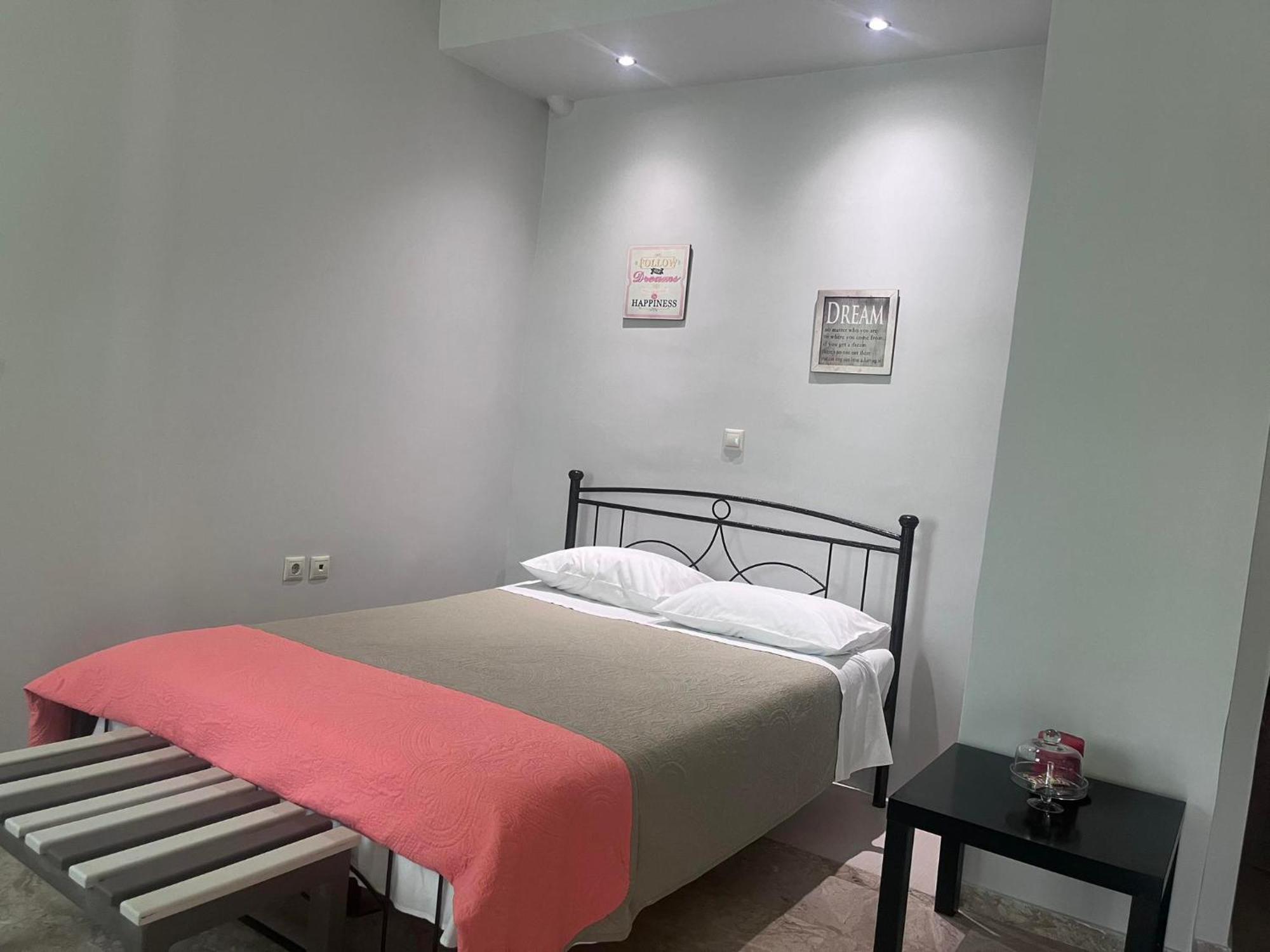 Studios Μιχαλαρεα Kyparissia Esterno foto